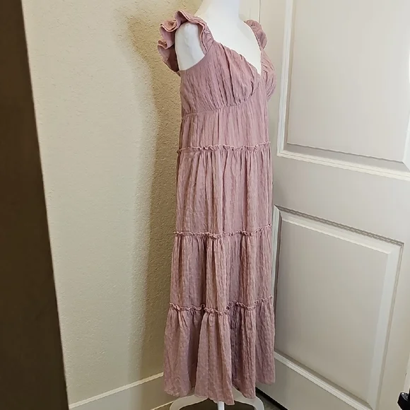 Le Lis Collection Blush Pink Flutter Sleeve Tiered Midi Dress Sz M - Picture 4 of 10